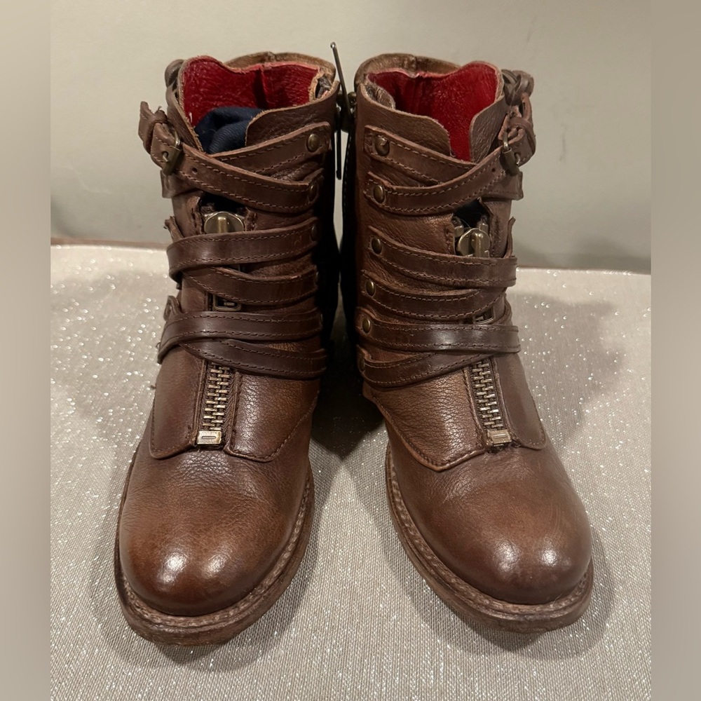 Like New- Freebird Limerick Boots. Size 7.